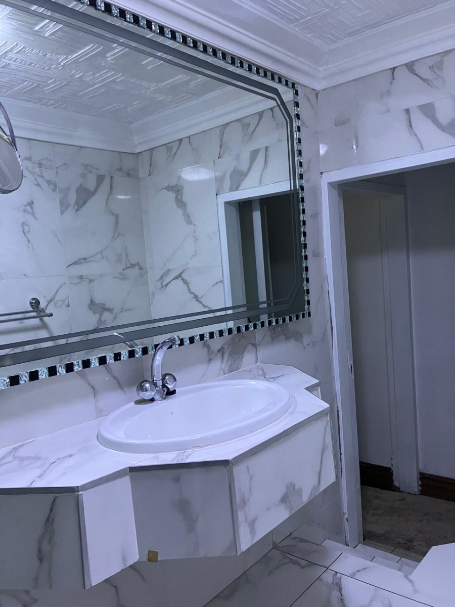 To Let 3 Bedroom Property for Rent in Illovo Gauteng