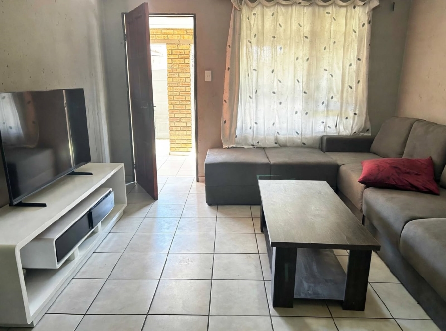 2 Bedroom Property for Sale in Cruywagenpark Gauteng