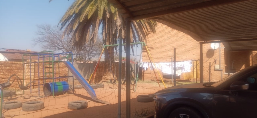2 Bedroom Property for Sale in Cruywagenpark Gauteng