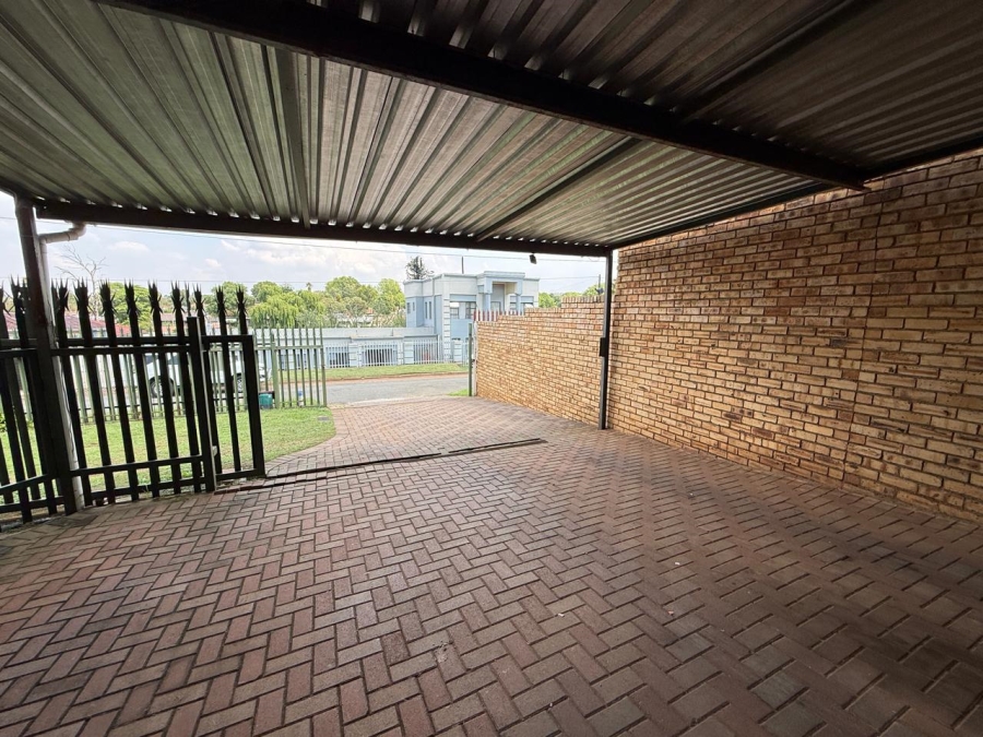 To Let 3 Bedroom Property for Rent in Hamberg Gauteng