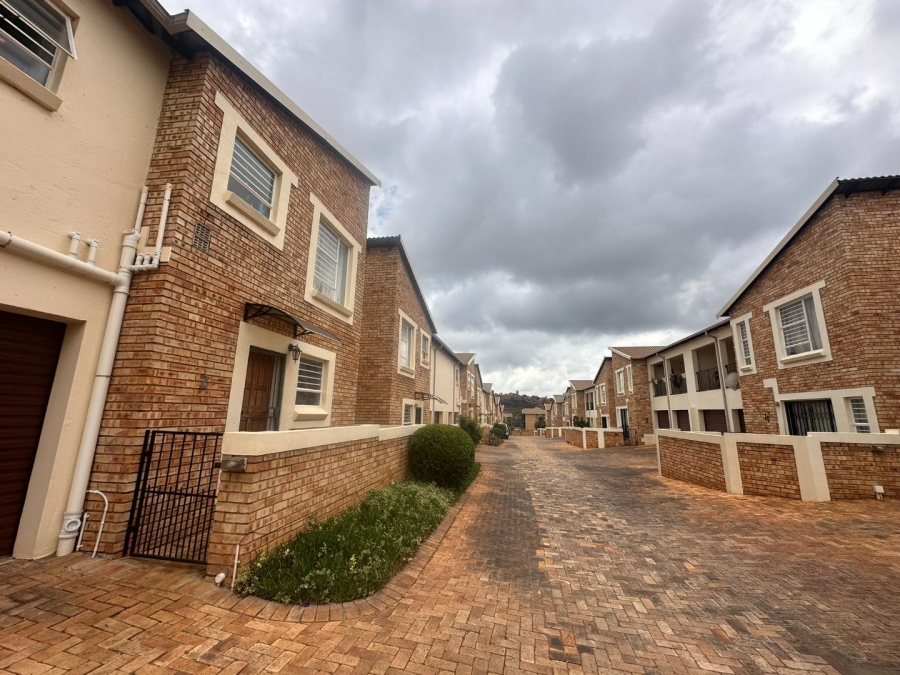 To Let 3 Bedroom Property for Rent in Wilgeheuwel Gauteng