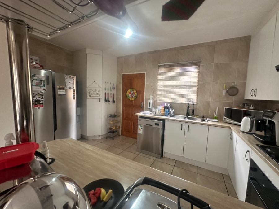 To Let 3 Bedroom Property for Rent in Wilgeheuwel Gauteng