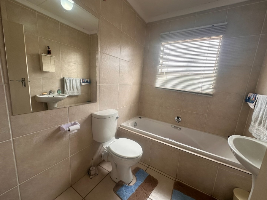 To Let 3 Bedroom Property for Rent in Wilgeheuwel Gauteng