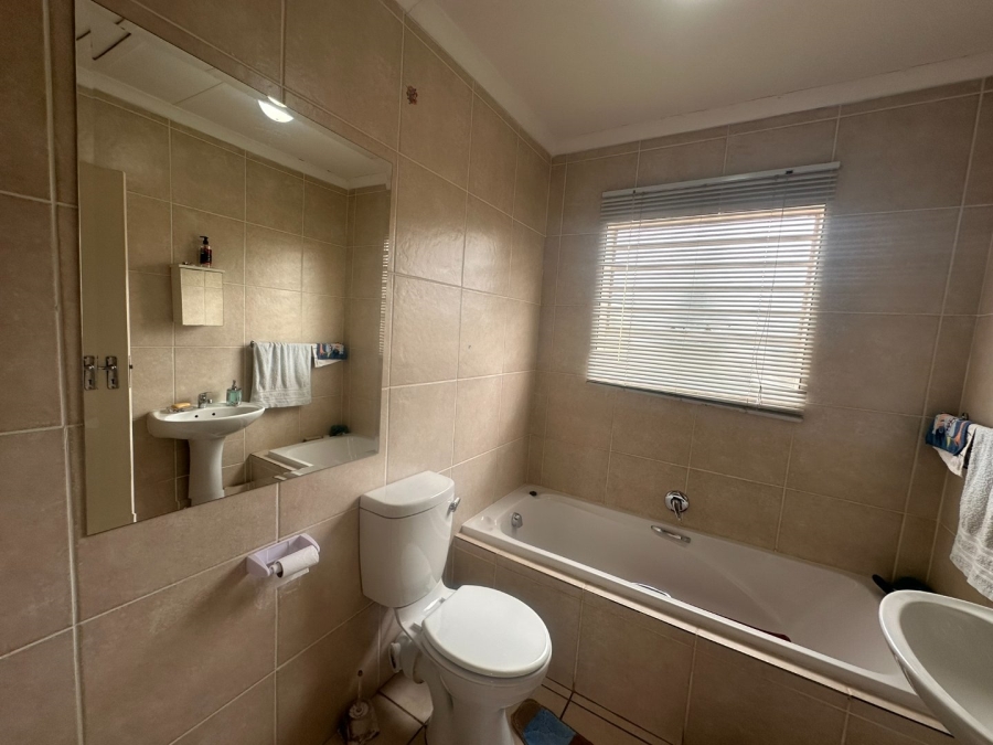 To Let 3 Bedroom Property for Rent in Wilgeheuwel Gauteng