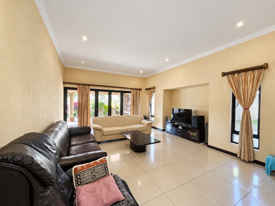 6 Bedroom Property for Sale in Beverley Gauteng