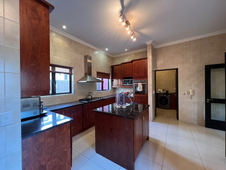 6 Bedroom Property for Sale in Beverley Gauteng