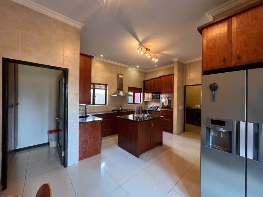 6 Bedroom Property for Sale in Beverley Gauteng
