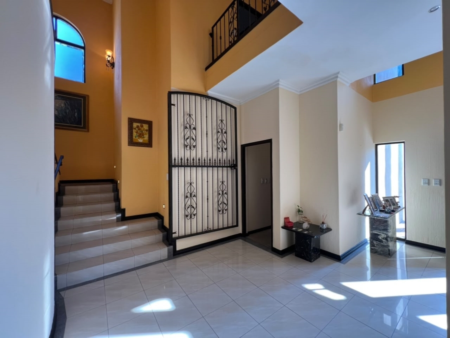 6 Bedroom Property for Sale in Beverley Gauteng