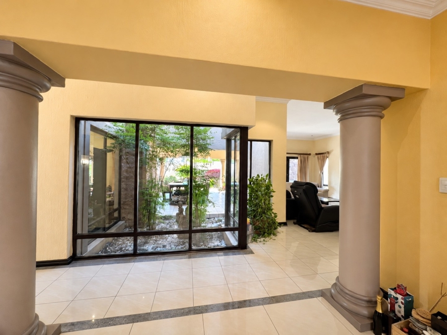 6 Bedroom Property for Sale in Beverley Gauteng