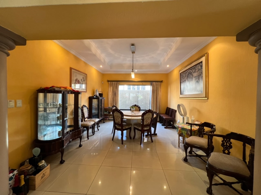 6 Bedroom Property for Sale in Beverley Gauteng