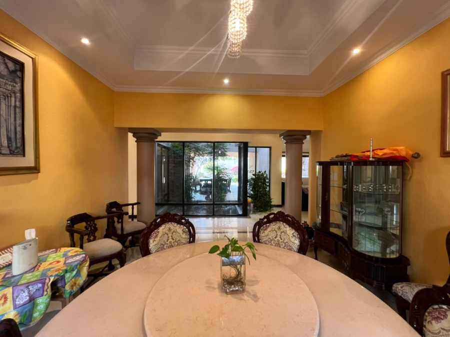 6 Bedroom Property for Sale in Beverley Gauteng