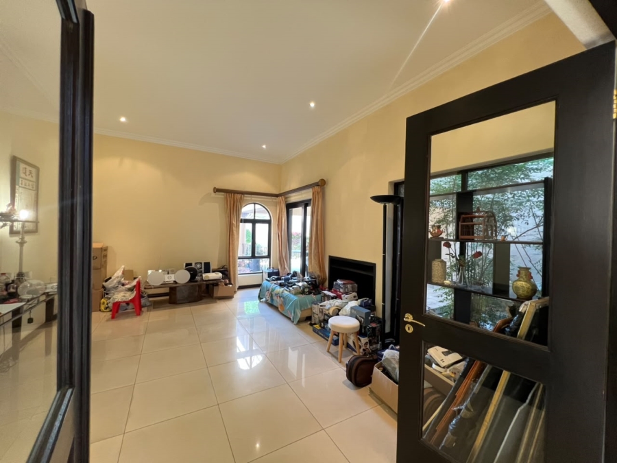 6 Bedroom Property for Sale in Beverley Gauteng