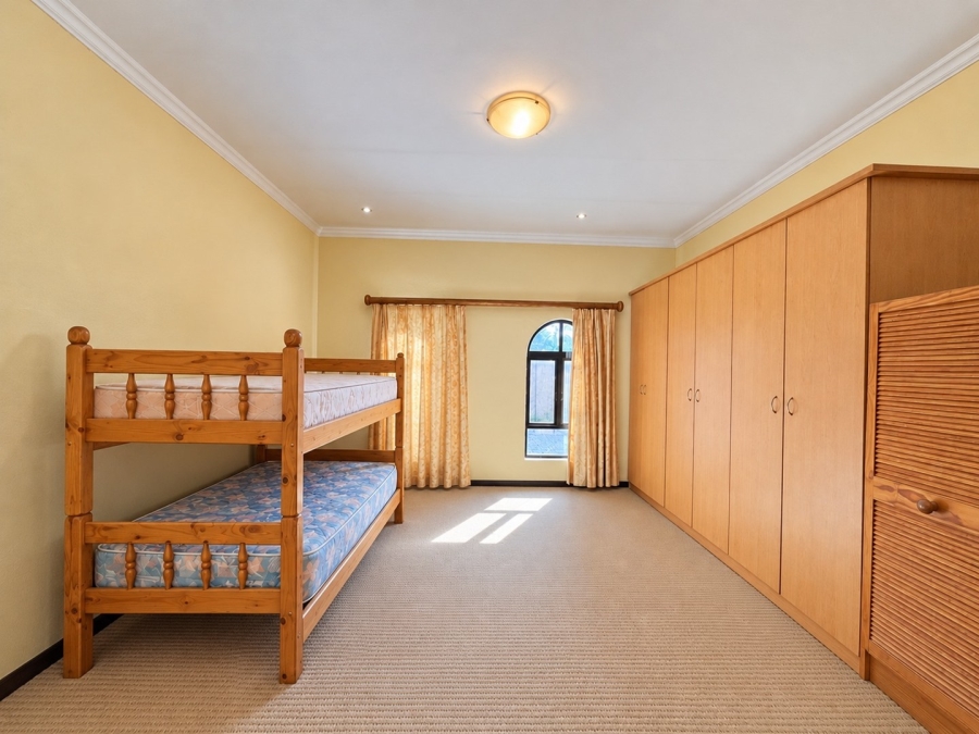 6 Bedroom Property for Sale in Beverley Gauteng