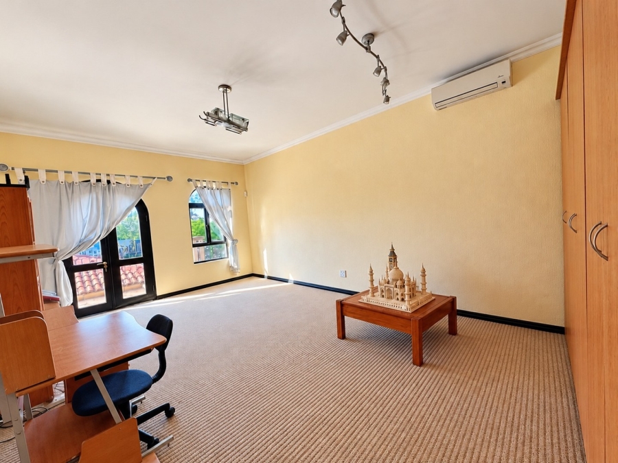 6 Bedroom Property for Sale in Beverley Gauteng