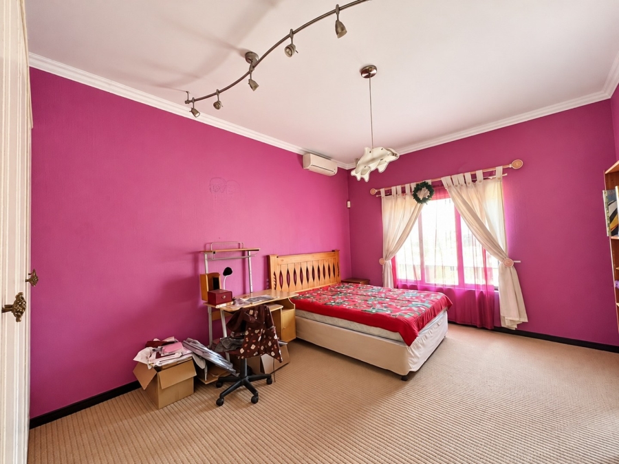6 Bedroom Property for Sale in Beverley Gauteng