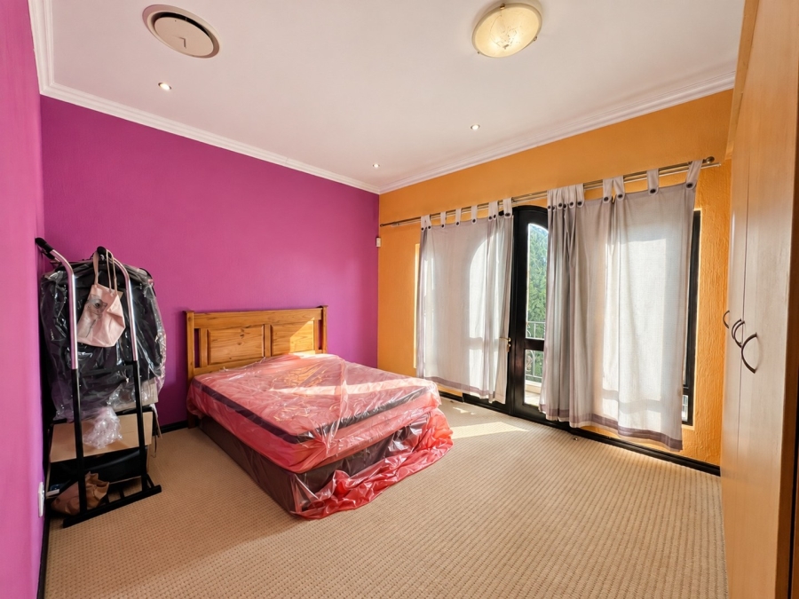 6 Bedroom Property for Sale in Beverley Gauteng