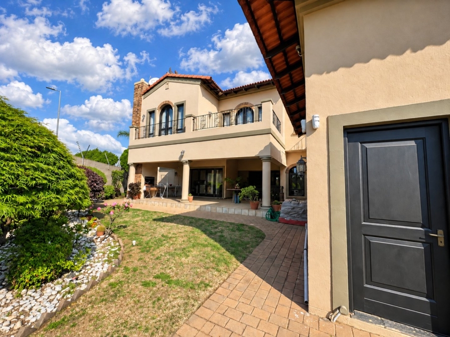 6 Bedroom Property for Sale in Beverley Gauteng