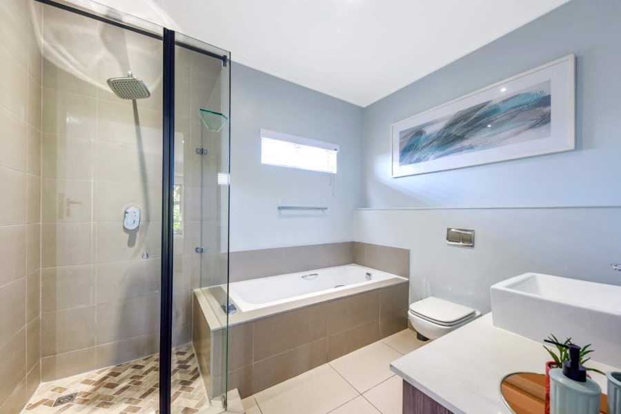 To Let 2 Bedroom Property for Rent in Hurlingham Gauteng