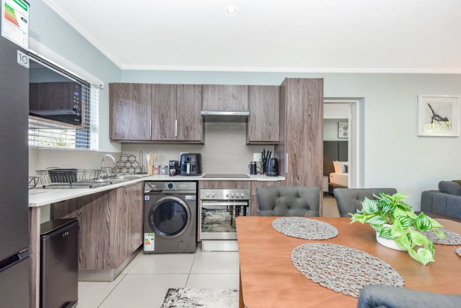 To Let 2 Bedroom Property for Rent in Hurlingham Gauteng