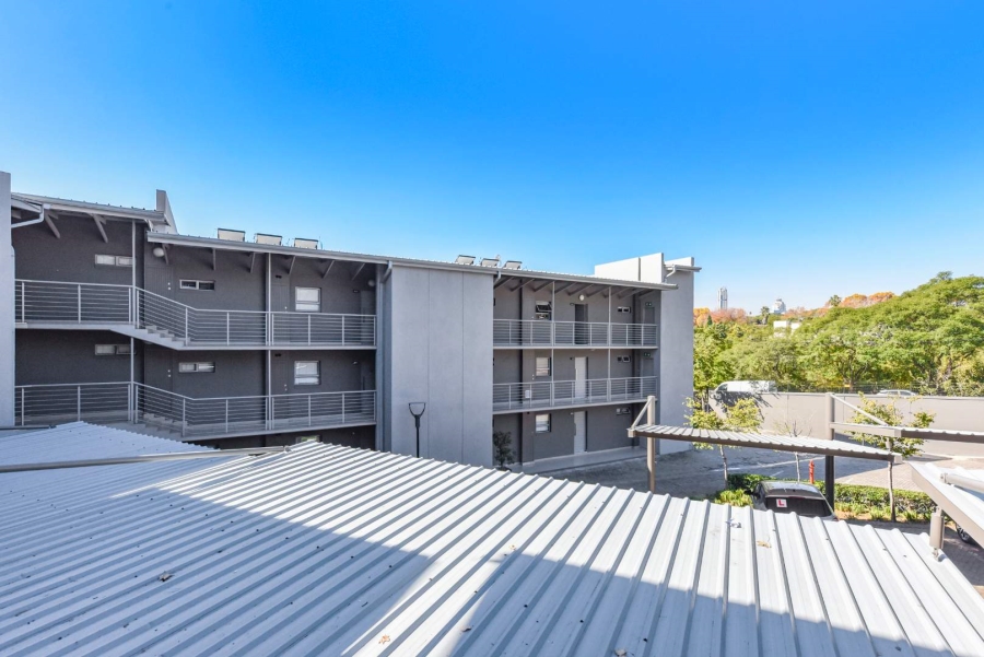 To Let 2 Bedroom Property for Rent in Hurlingham Gauteng