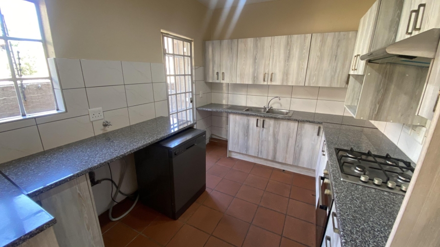 To Let 3 Bedroom Property for Rent in North Riding Gauteng