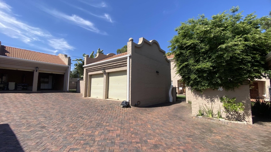 To Let 3 Bedroom Property for Rent in North Riding Gauteng