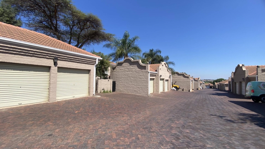 To Let 3 Bedroom Property for Rent in North Riding Gauteng