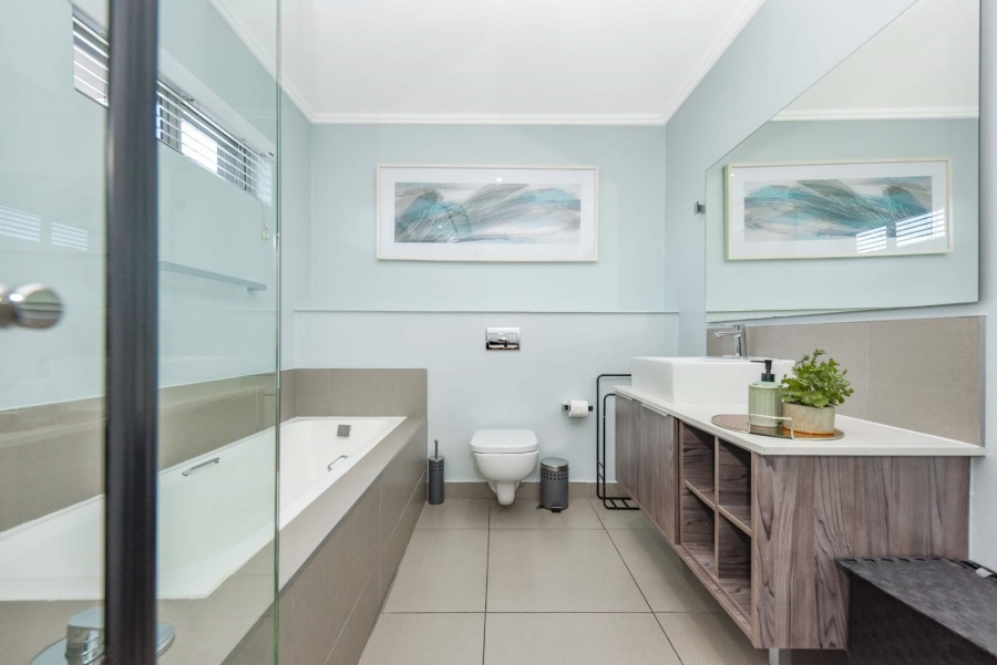 To Let 2 Bedroom Property for Rent in Hurlingham Gauteng