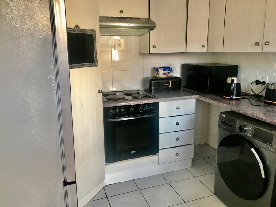 To Let 3 Bedroom Property for Rent in Bramley Gauteng