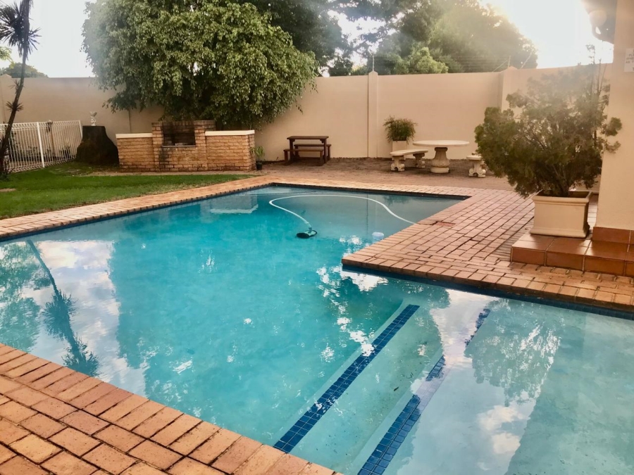 To Let 3 Bedroom Property for Rent in Bramley Gauteng