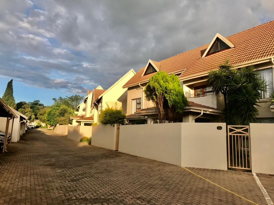 To Let 3 Bedroom Property for Rent in Bramley Gauteng