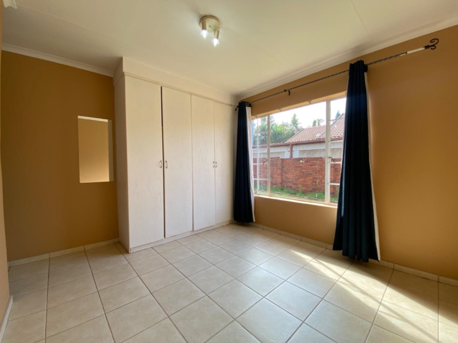 To Let 2 Bedroom Property for Rent in Noordwyk Gauteng