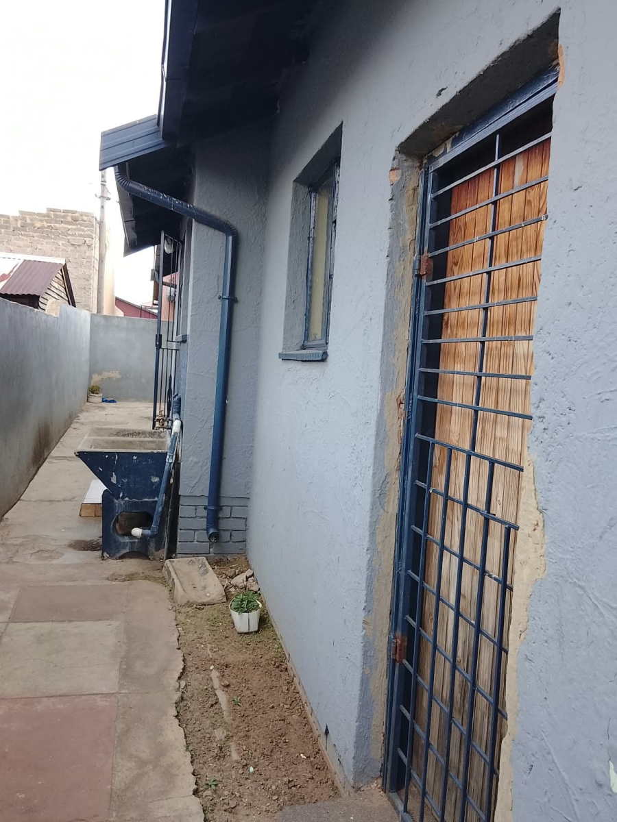 3 Bedroom Property for Sale in Molapo Gauteng