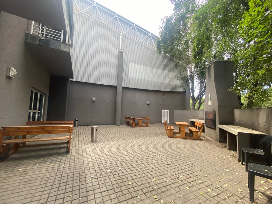 To Let Commercial Property for Rent in Longmeadow Gauteng