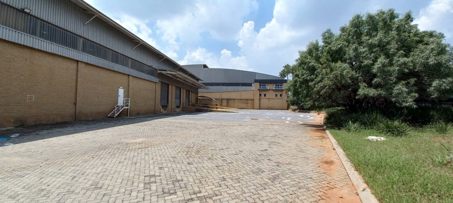 To Let Commercial Property for Rent in Longmeadow Gauteng