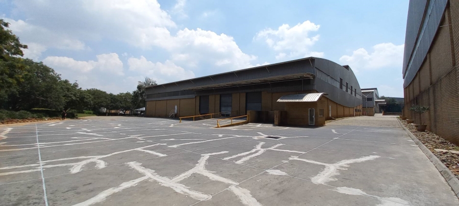 To Let Commercial Property for Rent in Longmeadow Gauteng