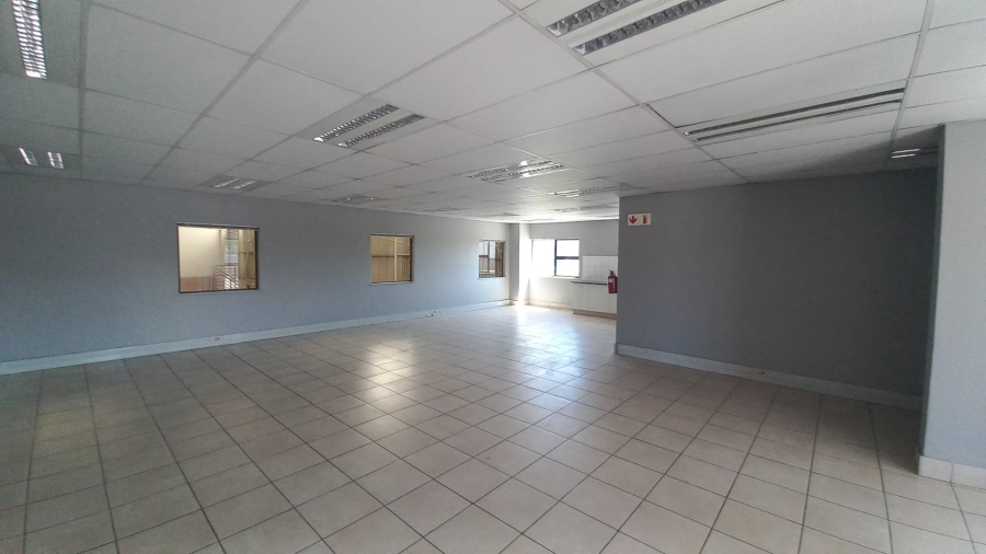 To Let Commercial Property for Rent in Gosforth Park Gauteng