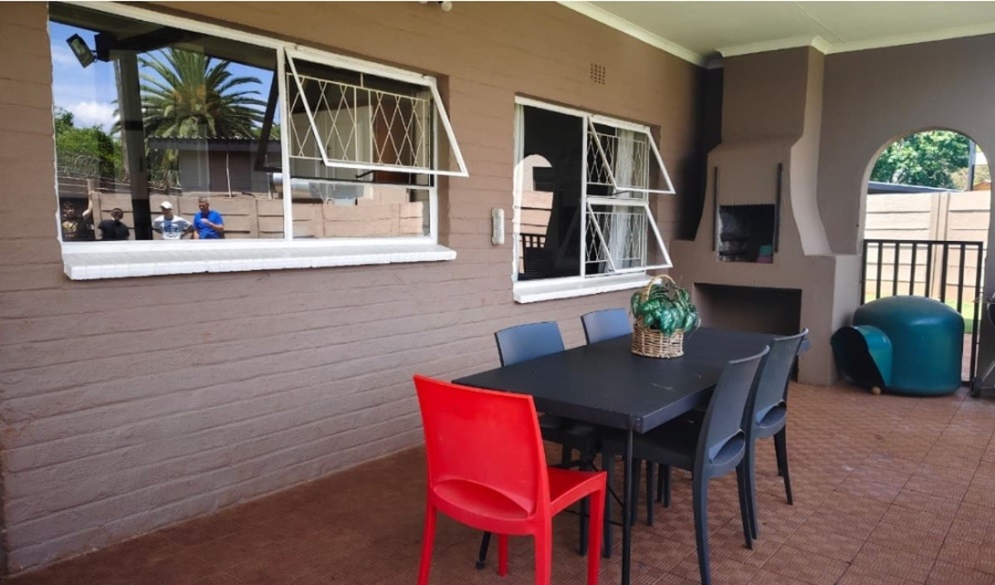 3 Bedroom Property for Sale in Birchleigh Gauteng
