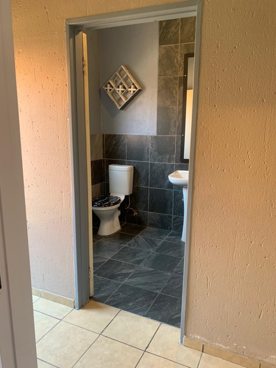 2 Bedroom Property for Sale in Pomona Gauteng