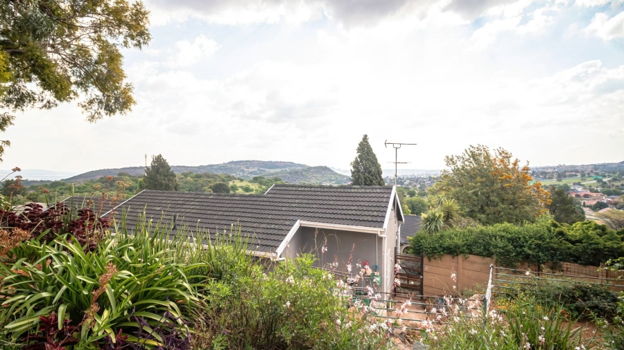 3 Bedroom Property for Sale in Glenvista Gauteng