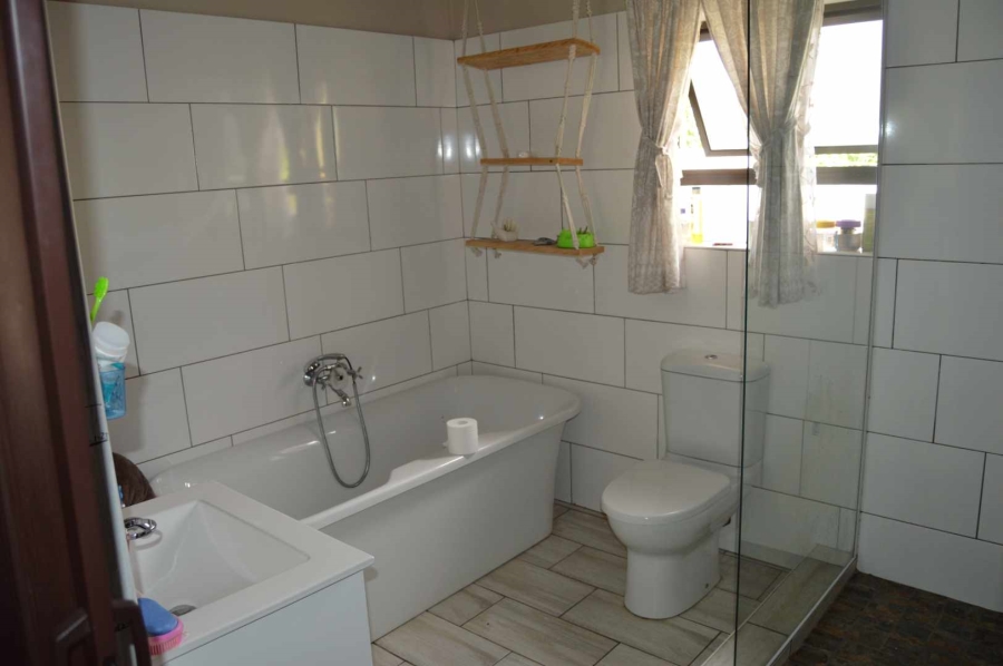 3 Bedroom Property for Sale in Brackendowns Gauteng