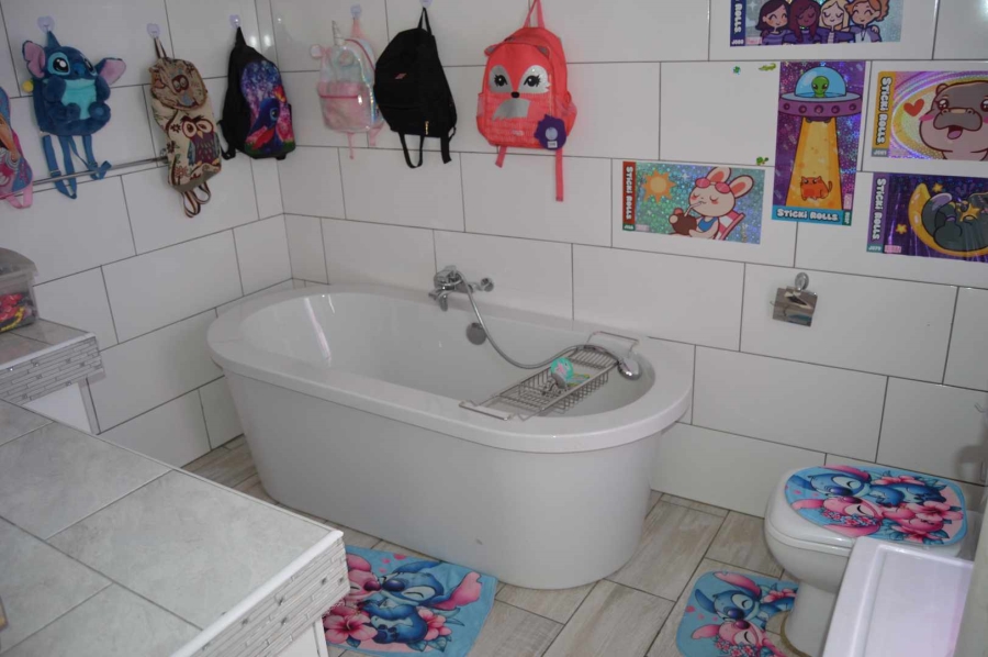 3 Bedroom Property for Sale in Brackendowns Gauteng