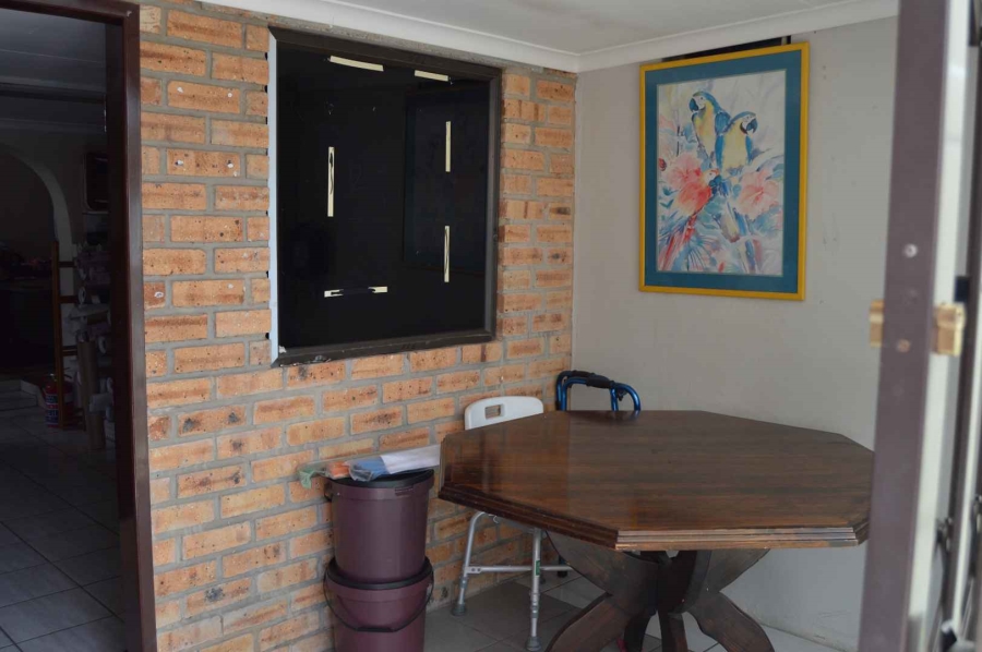 3 Bedroom Property for Sale in Brackendowns Gauteng