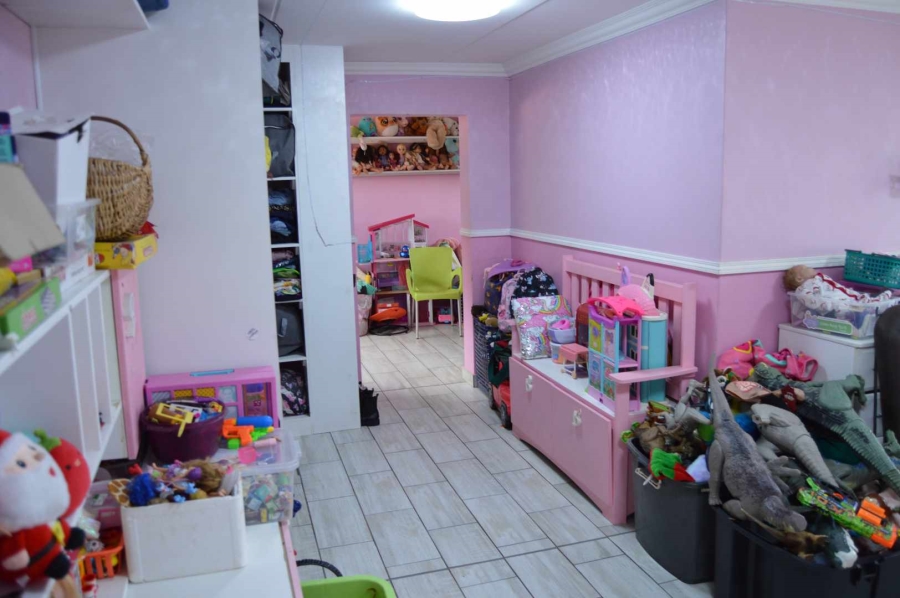 3 Bedroom Property for Sale in Brackendowns Gauteng