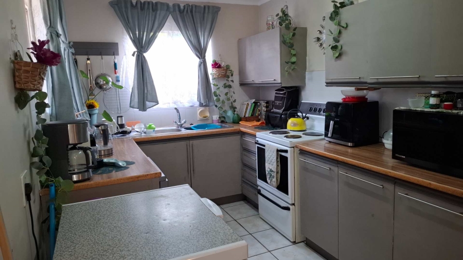 2 Bedroom Property for Sale in Albertsdal Gauteng