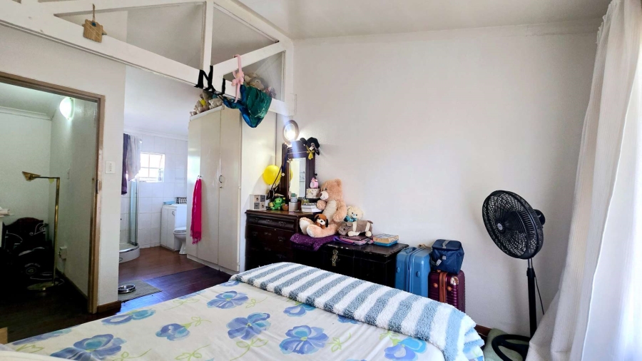 3 Bedroom Property for Sale in La Montagne Gauteng
