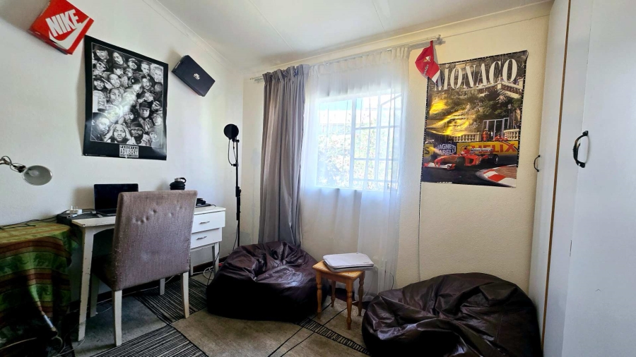 3 Bedroom Property for Sale in La Montagne Gauteng