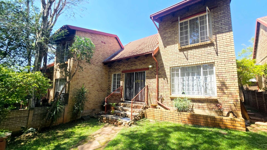 3 Bedroom Property for Sale in La Montagne Gauteng
