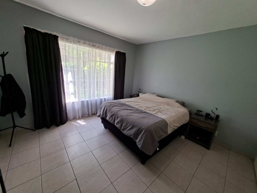 To Let 2 Bedroom Property for Rent in Bryanston Gauteng