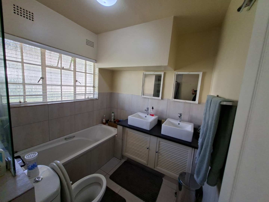To Let 2 Bedroom Property for Rent in Bryanston Gauteng